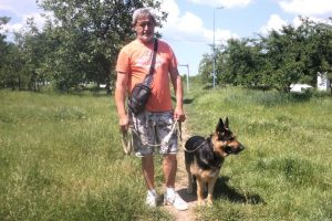 Как отучить собаку тянуть поводок